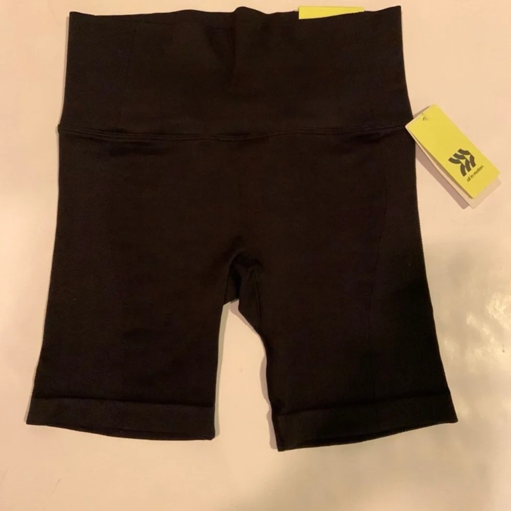 All In Motion Set Of 3 Women’s High-Rise Shorts Black Taupe Size Medium - Picture 4 of 12